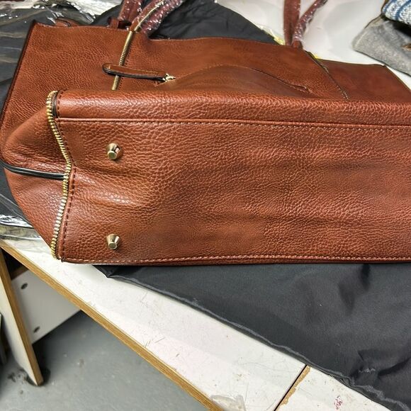 Robert Matthew Brown, beautiful bag leather also have it in black - Picture 5 of 7